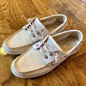 Sperry shoes, pastel pink laces.
